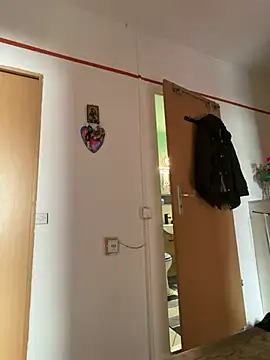 Snapshot of smaili1513 chatting on 04-03-26, 07:17 smaili1513 online show from 04-03-26, 07:17