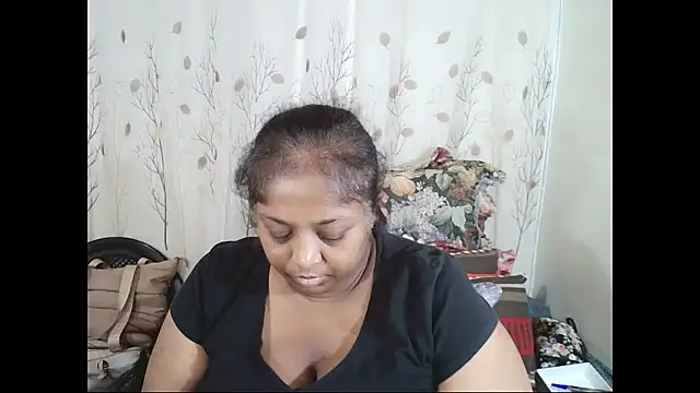 Snapshot of Indiantasha chatting on 06-17-26, 03:57 Indiantasha online show from 06-17-26, 03:57