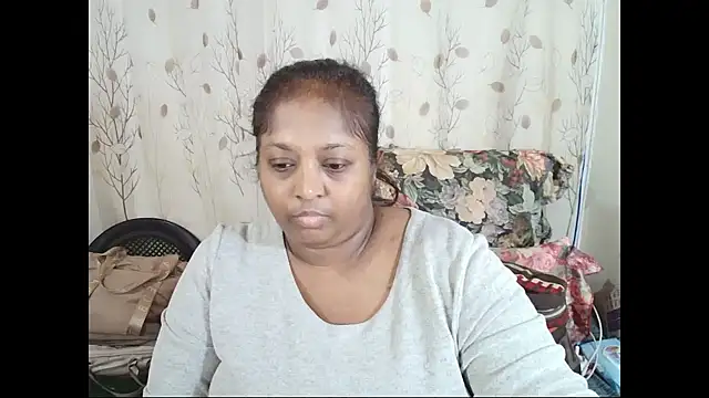 Snapshot of Indiantasha chatting on 06-25-26, 04:22 Indiantasha online show from 06-25-26, 04:22