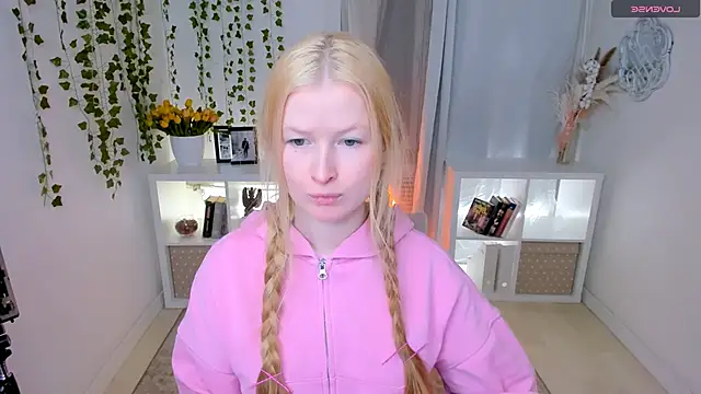 Laly Peach online show from 03-04-26, 07:47