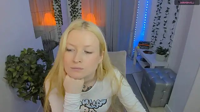 Laly Peach online show from 06-03-26, 02:33
