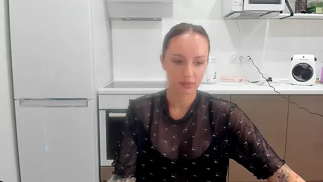 Snapshot of Your_Masha chatting on 06-05-26, 06:42 Your Masha online show from 06-05-26, 06:42