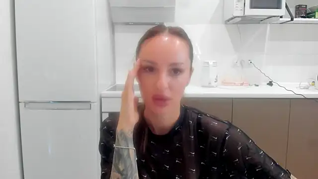 Snapshot of Your_Masha chatting on 06-05-26, 06:52 Your Masha online show from 06-05-26, 06:52