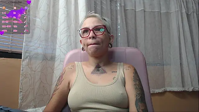 moon cat85 online show from 06-23-26, 12:25