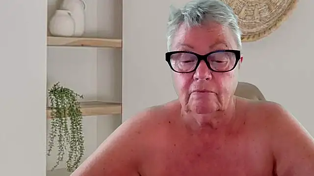 GrannyChrissy68 online show from 07-09-26, 04:44
