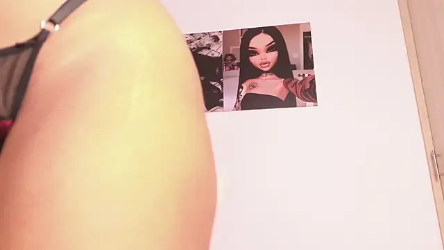 Snapshot of Ariana_lopezz chatting on 07-08-26, 08:46 Ariana lopezz online show from 07-08-26, 08:46