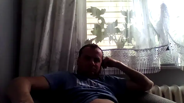 Snapshot of grzes19763 chatting on 06-06-26, 01:49 grzes19763 online show from 06-06-26, 01:49