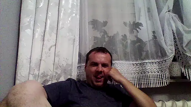 Snapshot of grzes19763 chatting on 06-18-26, 08:02 grzes19763 online show from 06-18-26, 08:02