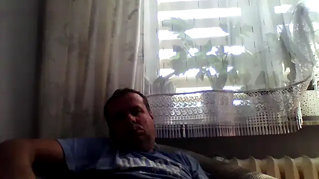 Snapshot of grzes19763 chatting on 06-20-26, 01:14 grzes19763 online show from 06-20-26, 01:14