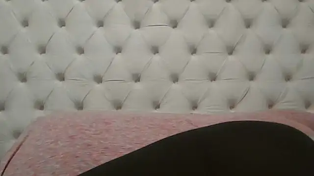 Snapshot of beautylovess chatting on 03-11-26, 01:22 beautylovess online show from 03-11-26, 01:22