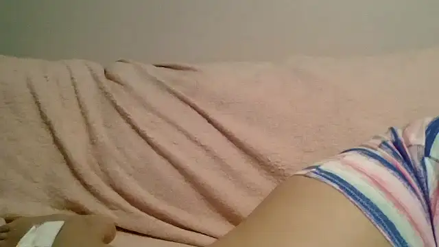 Snapshot of beautylovess chatting on 03-25-26, 09:21 beautylovess online show from 03-25-26, 09:21