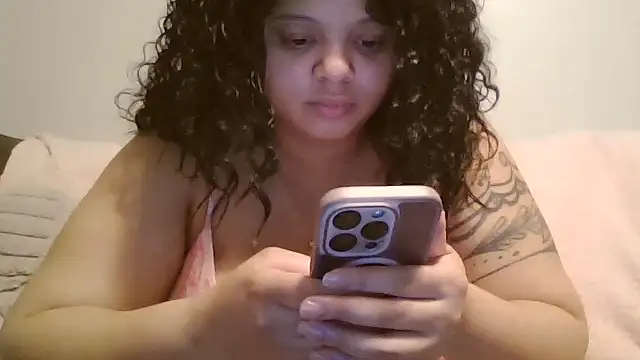 Snapshot of beautylovess chatting on 03-31-26, 04:02 beautylovess online show from 03-31-26, 04:02