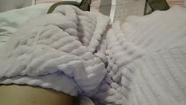 Snapshot of beautylovess chatting on 04-04-26, 06:44 beautylovess online show from 04-04-26, 06:44