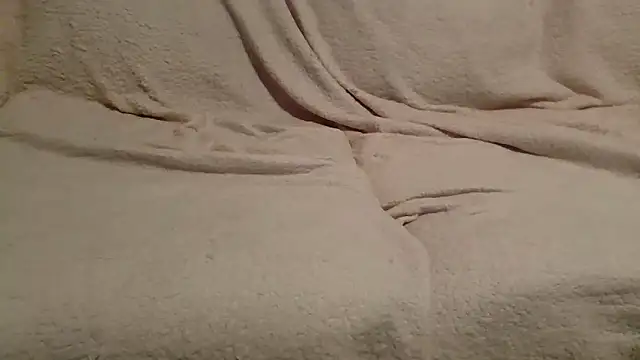 Snapshot of beautylovess chatting on 04-13-26, 01:11 beautylovess online show from 04-13-26, 01:11