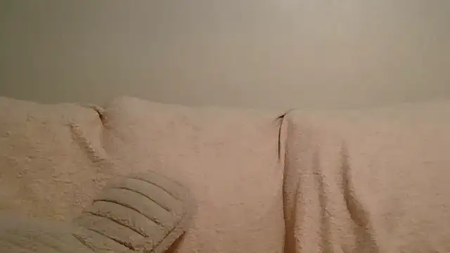 Snapshot of beautylovess chatting on 04-15-26, 02:07 beautylovess online show from 04-15-26, 02:07