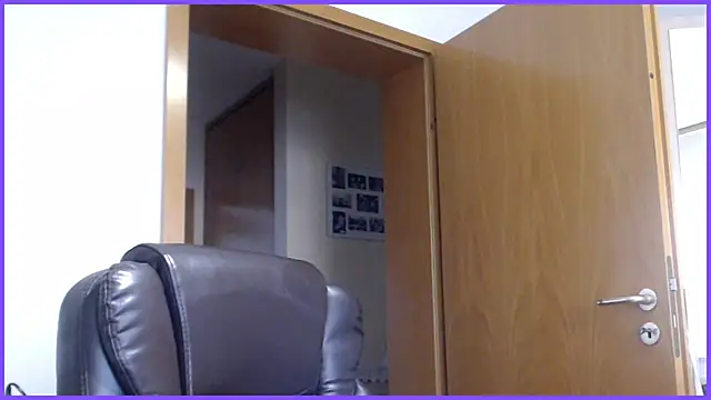 Snapshot of Sissygera chatting on 02-28-25, 02:42 Sissygera online show from 02-28-25, 02:42