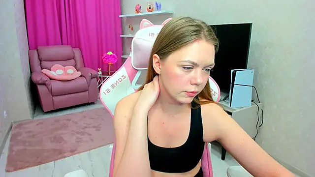 Strawberrye online show from 01-16-26, 03:21