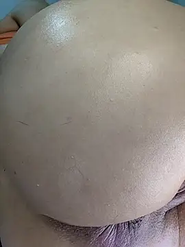 Snapshot of estrella_tasty chatting on 03-21-26, 08:19 estrella tasty online show from 03-21-26, 08:19