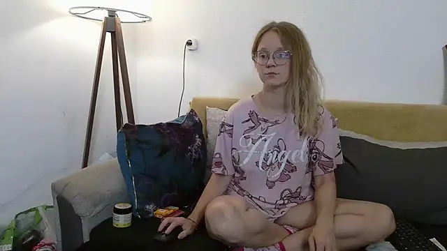 little-leni online show from 11-04-25, 07:46