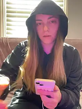 jaseyrae online show from 04-12-26, 02:11