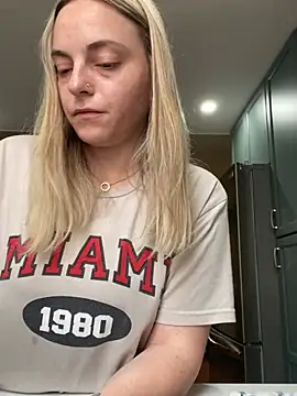 jaseyrae online show from 06-11-26, 04:49