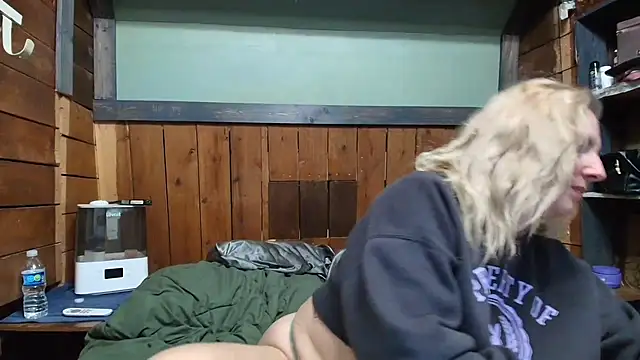 Snapshot of lisaxlovexxx chatting on 03-24-26, 03:22 lisaxlovexxx online show from 03-24-26, 03:22