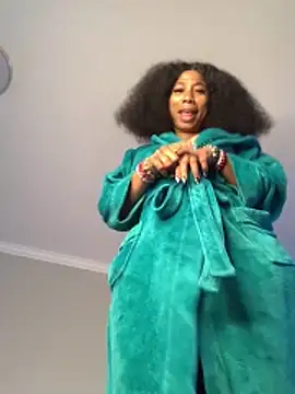 CurvyDesire1 online show from 04-16-26, 06:03