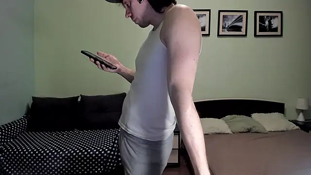 Snapshot of Marrymepls chatting on 05-01-26, 04:33 Marrymepls online show from 05-01-26, 04:33