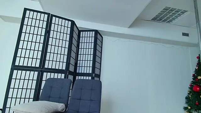 girl nextd00r online show from 01-10-25, 01:20