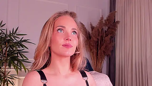 daisyd001 online show from 04-02-26, 08:34