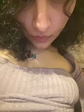 Snapshot of miaoberoi chatting on 12-13-24, 12:06 miaoberoi online show from 12-13-24, 12:06