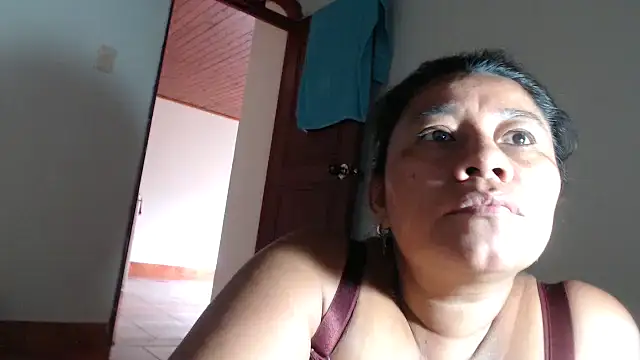 Snapshot of adrixxx38 chatting on 06-14-26, 06:32 adrixxx38 online show from 06-14-26, 06:32