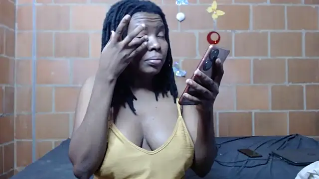 Snapshot of Magaharper10 chatting on 03-22-26, 04:10 Magaharper10 online show from 03-22-26, 04:10