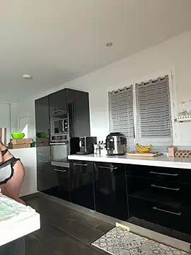 Clara-xoxo online show from 01-28-25, 02:10