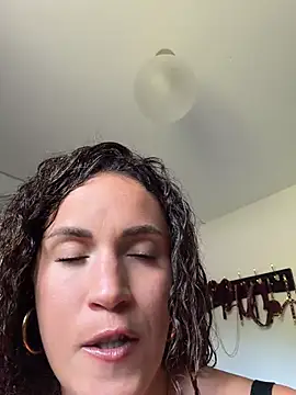 Clara-xoxo online show from 06-30-26, 01:23