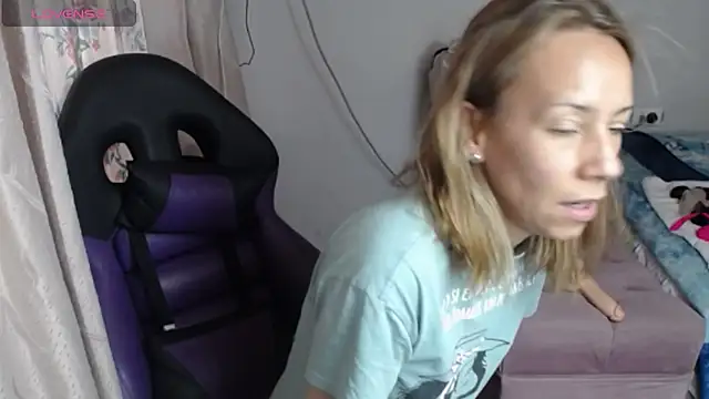 cristin doll  online show from 02-25-26, 10:41