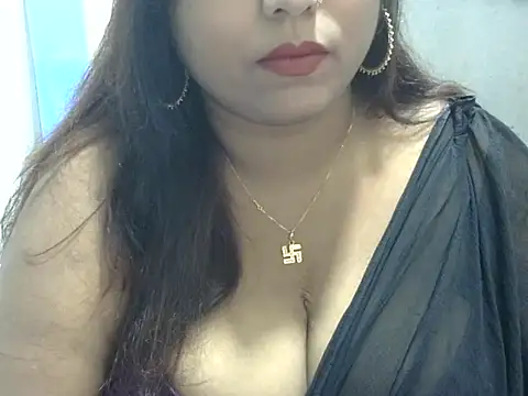 Snapshot of ROSEE_MERRYYYY chatting on 12-21-25, 11:28 ROSEE MERRYYYY online show from 12-21-25, 11:28