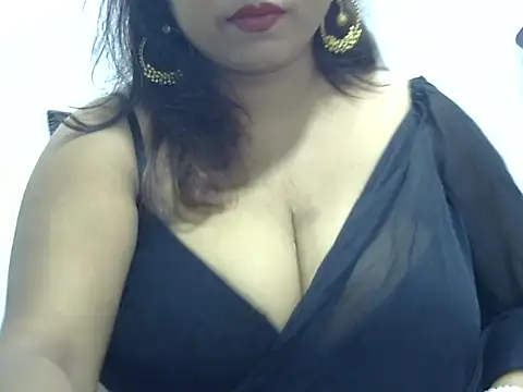 Snapshot of ROSEE_MERRYYYY chatting on 02-28-26, 05:47 ROSEE MERRYYYY online show from 02-28-26, 05:47