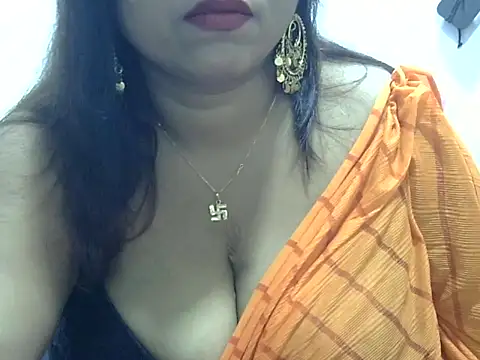 Snapshot of ROSEE_MERRYYYY chatting on 03-13-26, 01:29 ROSEE MERRYYYY online show from 03-13-26, 01:29