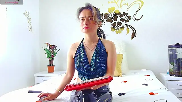 Snapshot of MarcelaFlores chatting on 07-14-26, 02:56 MarcelaFlores online show from 07-14-26, 02:56