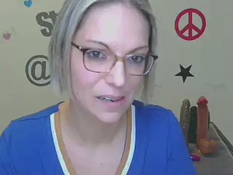 Snapshot of alixfeeling chatting on 01-21-25, 05:51 alixfeeling online show from 01-21-25, 05:51