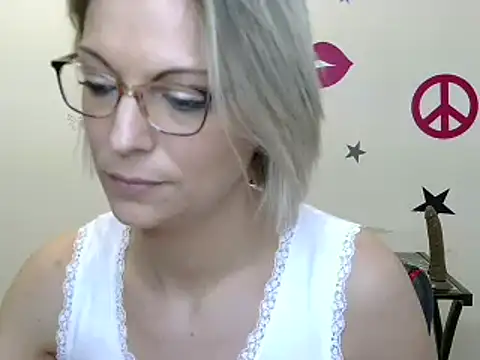 Snapshot of alixfeeling chatting on 01-24-25, 04:06 alixfeeling online show from 01-24-25, 04:06