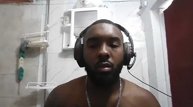 Snapshot of livepro chatting on 12-31-24, 12:46 livepro online show from 12-31-24, 12:46