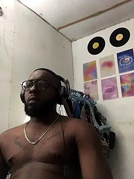 Snapshot of livepro chatting on 11-19-25, 04:45 livepro online show from 11-19-25, 04:45