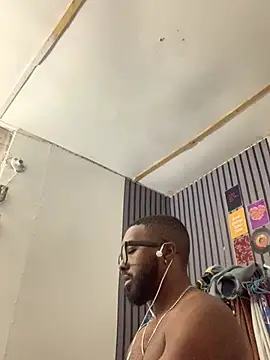 Snapshot of livepro chatting on 01-11-26, 12:21 livepro online show from 01-11-26, 12:21