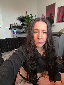 Trixie-Tainted online show from 05-11-26, 07:36