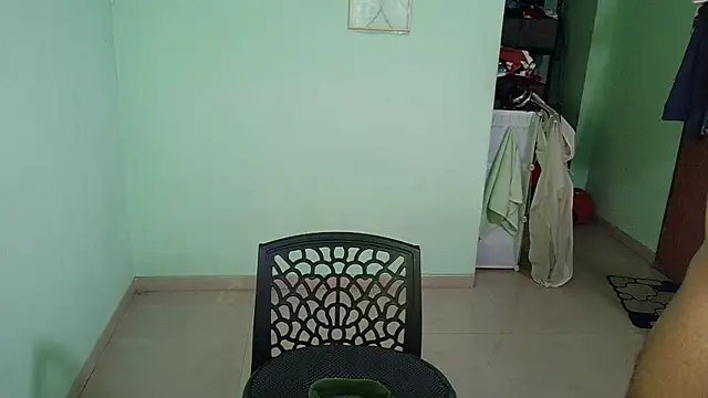 Snapshot of daringcutie chatting on 04-04-26, 06:05 daringcutie online show from 04-04-26, 06:05