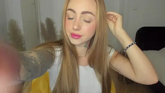 sexyCoralie online show from 03-17-26, 07:44