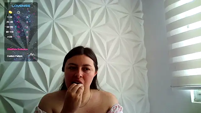 Snapshot of jerryandjessica chatting on 09-19-25, 06:08 jerryandjessica online show from 09-19-25, 06:08