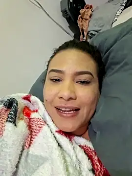 Snapshot of JuliRamirez chatting on 03-25-26, 10:27 JuliRamirez online show from 03-25-26, 10:27